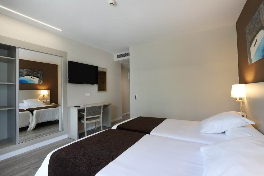 habitacion-doble-adaptada-2-camas-2