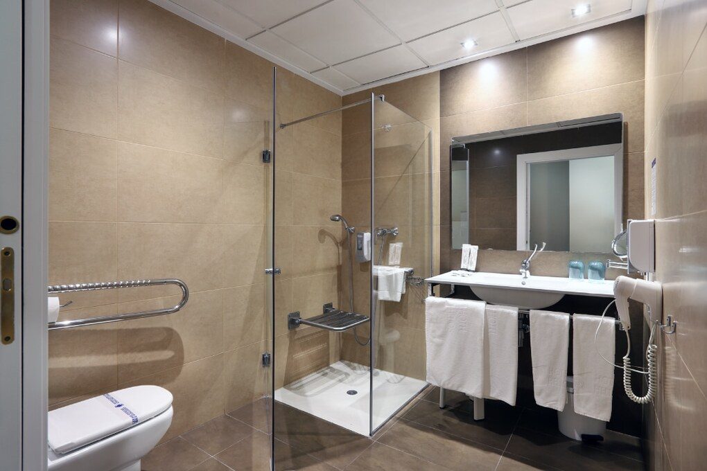 habitacion-doble-adaptada-2-camas-5