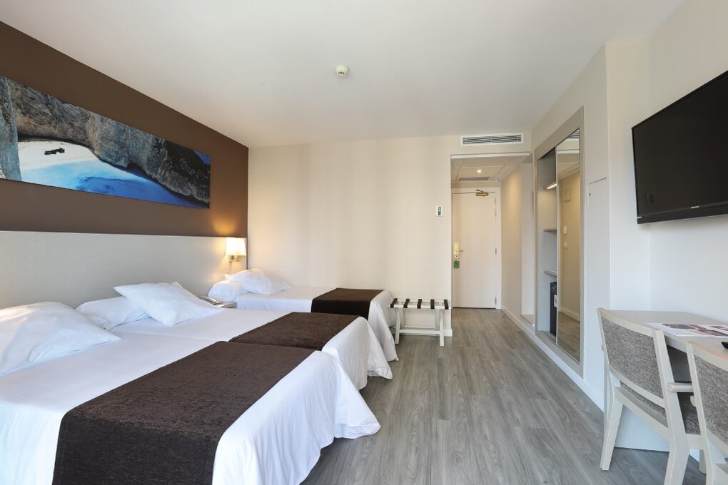 habitacion-doble-con-cama-supletoria-2