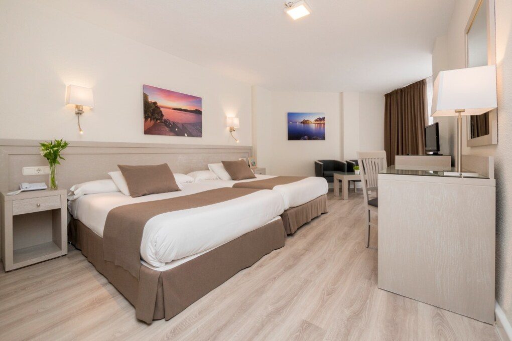 habitacion-triple-vista-lateral-mar-6